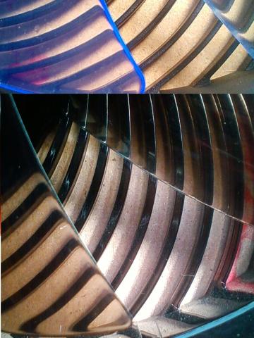 外周のフレームに付く角度が違う