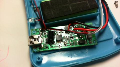 下が基板、上が二カド電池