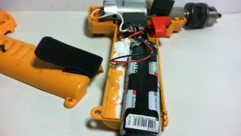 ケーブルをつないだ