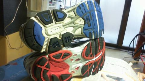 中間部はNEW YORKの方が硬く補強してある