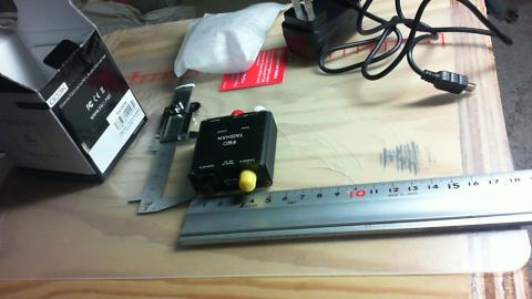 箱から取り出して こんなに小さく軽い