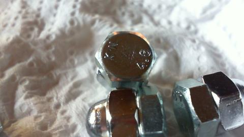 上記が製造会社 下記数字は強度