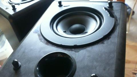 100均のスポイルでカバーの周りに