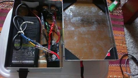 ケース内は殆どアダプターだけです