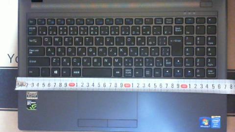 キーボード タッチパットは余裕の有る造り