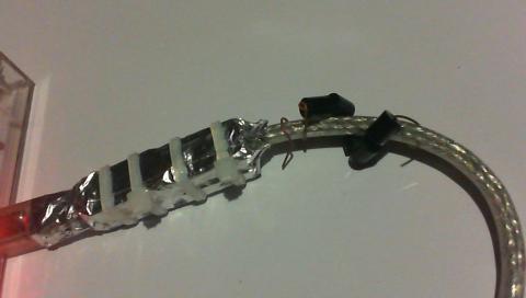 USBケーブルに巻きつけ