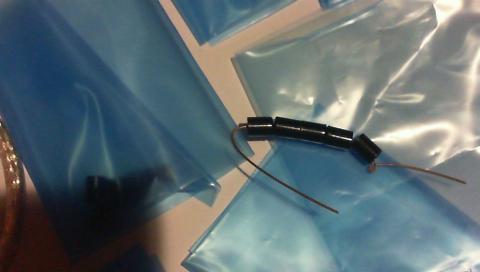 簡易的テストの為に銅線を通しました