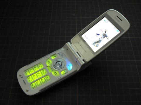 エーフィ&ブラッキーの壁紙が懐かしい。 (LED 死んでる…)