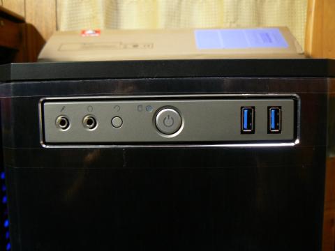 電源ボタン周り