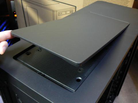 ケース上部 - 開いた