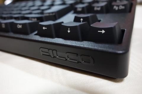 黒い、FILCO のロゴ。BLACK モデルの証。