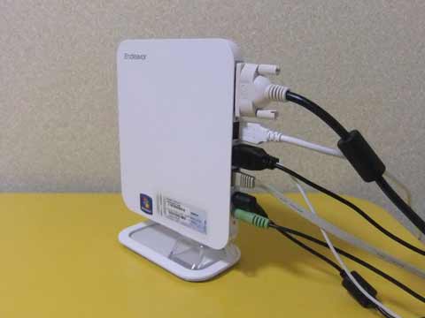 本体が小さいので、相対的につなげたコード類がなんだか目立つ