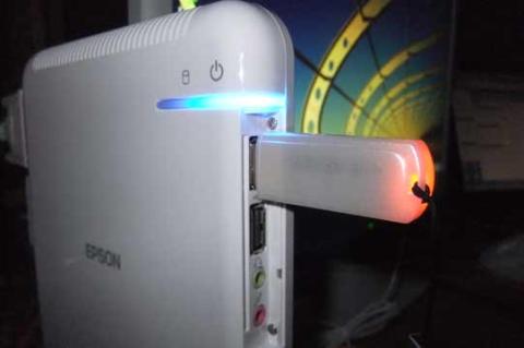 前面のUSBポートに指したUSEメモリー