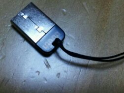 ストラップホールが小さい