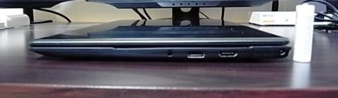 側面(単三電池との比較)