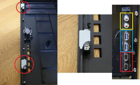 外した前面パネルフロントポート部