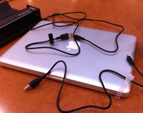 上が本体添付の物、下は買い足した物