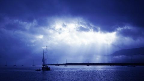 こんな写真をリアルタイムに公開できます。これはデジカメで撮影した画像をiPhoneに送り、Pathというアプリでエフェクトと位置情報を追加して公開したものです