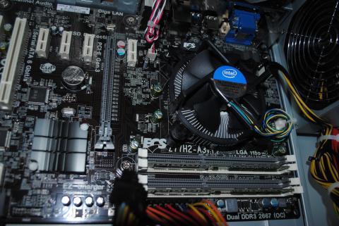 マザーボード型番