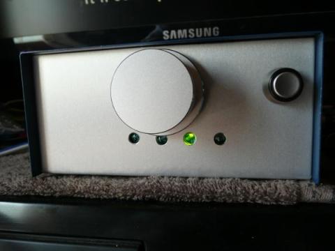 LEDの頭をパネルから出した