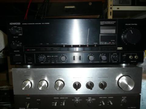 フロントパネルに傷有り・下に見えるはオブジェwww