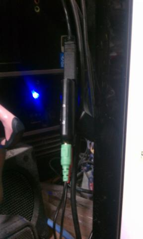 見えるかな?こんな感じで挿しておしまーい。