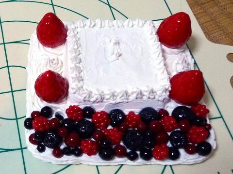 真ん中の穴はミクさん固定用の棒をさすところ