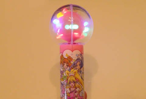 サイドのクリップ部分を押すと回転して光ります