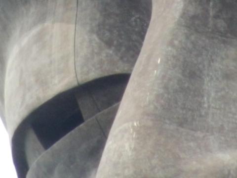 デジタルズーム倍率600% f/5.6 1/240 ISO-100 35mm換算焦点レンズ焦点距離 2532.0mm