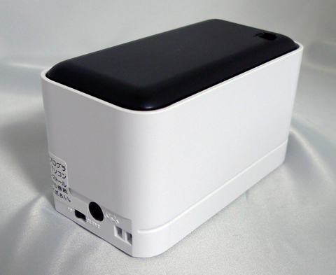 ドライバー入れてからUSBつないでねと封印シールが貼られてる