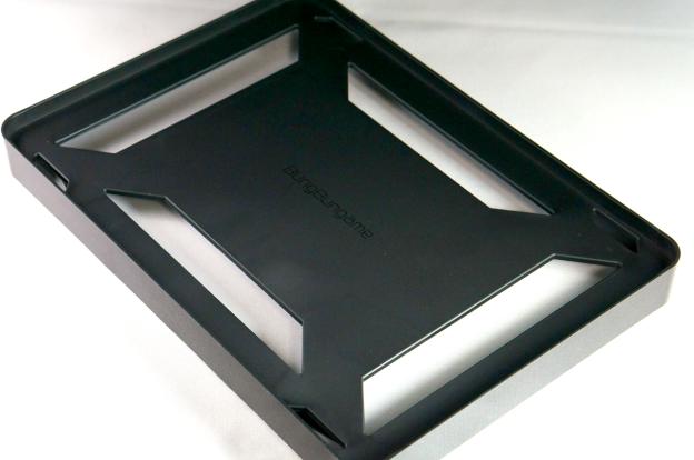 スタンドは中央にBungBungameのロゴ入り。オシャレ。