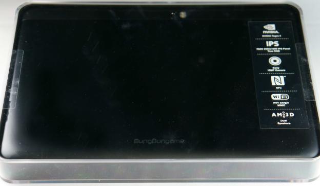 右側のKALOSのアピールポイントがシールで貼られています。