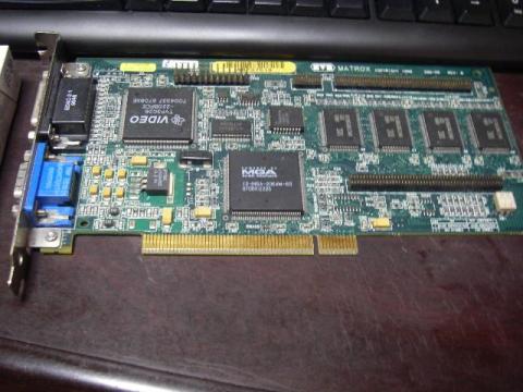 豪華なボード設計。