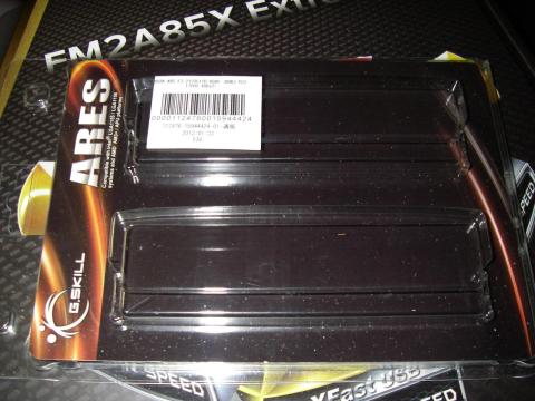 4GBが2枚入ってます。