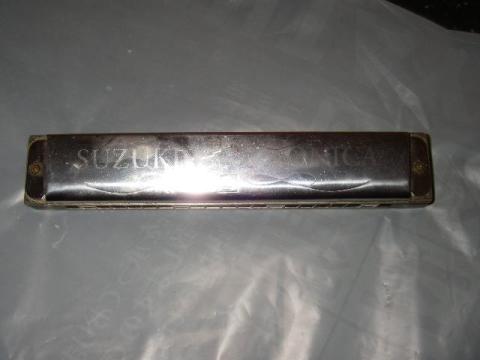 よく見ると刻印が違います。