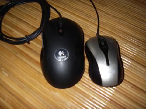 ご覧のとおり、かなり大きめのマウスです。