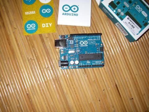 外箱とボード全景。