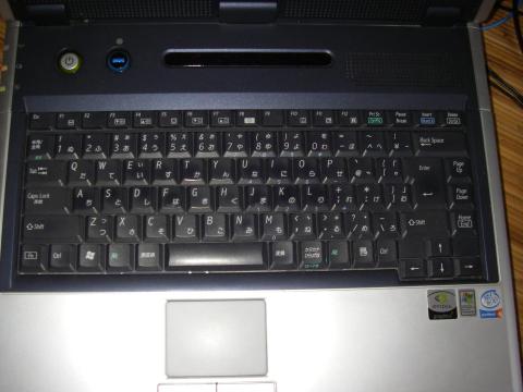 タッチパッドも誤動作する。