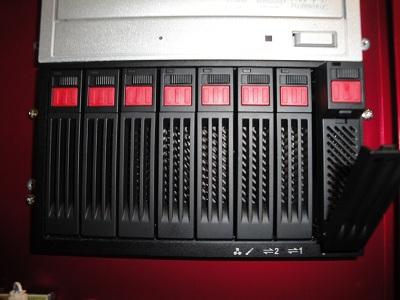 一番右のヤツが今回の対象です。