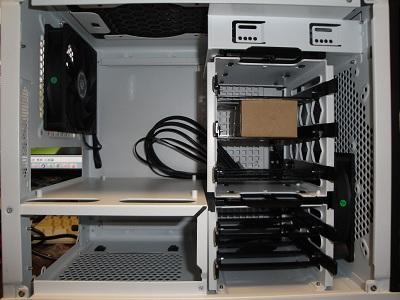 サイドパネルを開けた中