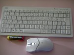 マウスと単三乾電池と一緒に