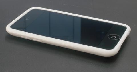 3ヶ月後にはこの白いカバーが変色して酷い状態に...