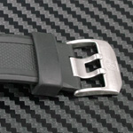 シルバーなバックルと別な時計バンドのものを流用したワッパ