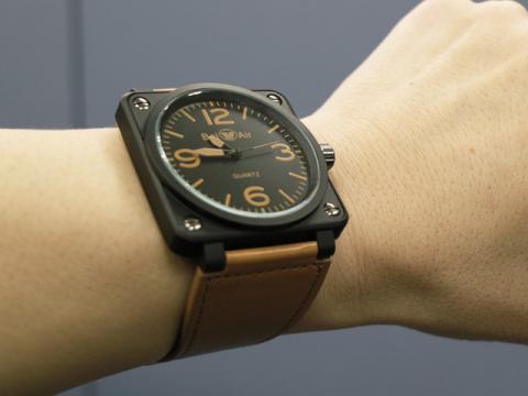安物と割り切って使います。 - [ベルエア]Bel Air 腕時計 オイルコーティングミリタリーデザイン スクエアビッグフェイス腕時計の