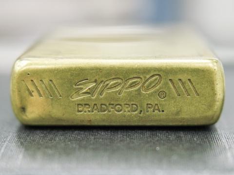 底面の刻印を見ると製造年が分かるそうです。