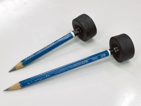 鉛筆を挿すとこんな感じ。