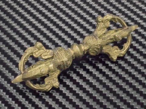 実際の武器として考えると、意外と弱そう...w