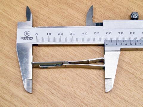 ガン玉ハズシを出した状態で長さは58ミリ、折りたたむと50ミリです。