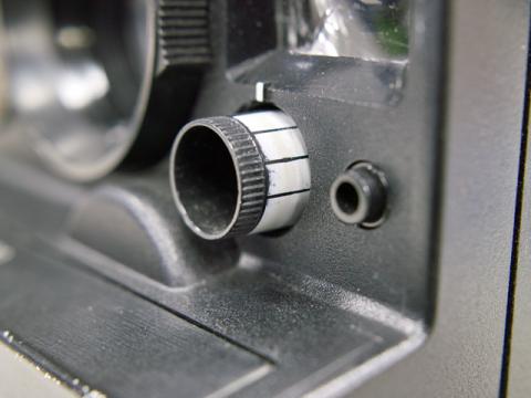 直感的に濃淡を調整できるダイヤル。