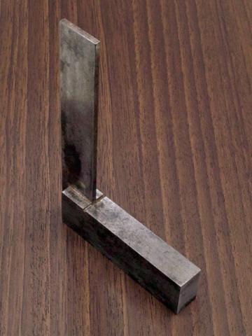 台が重いので直立もしますよ。